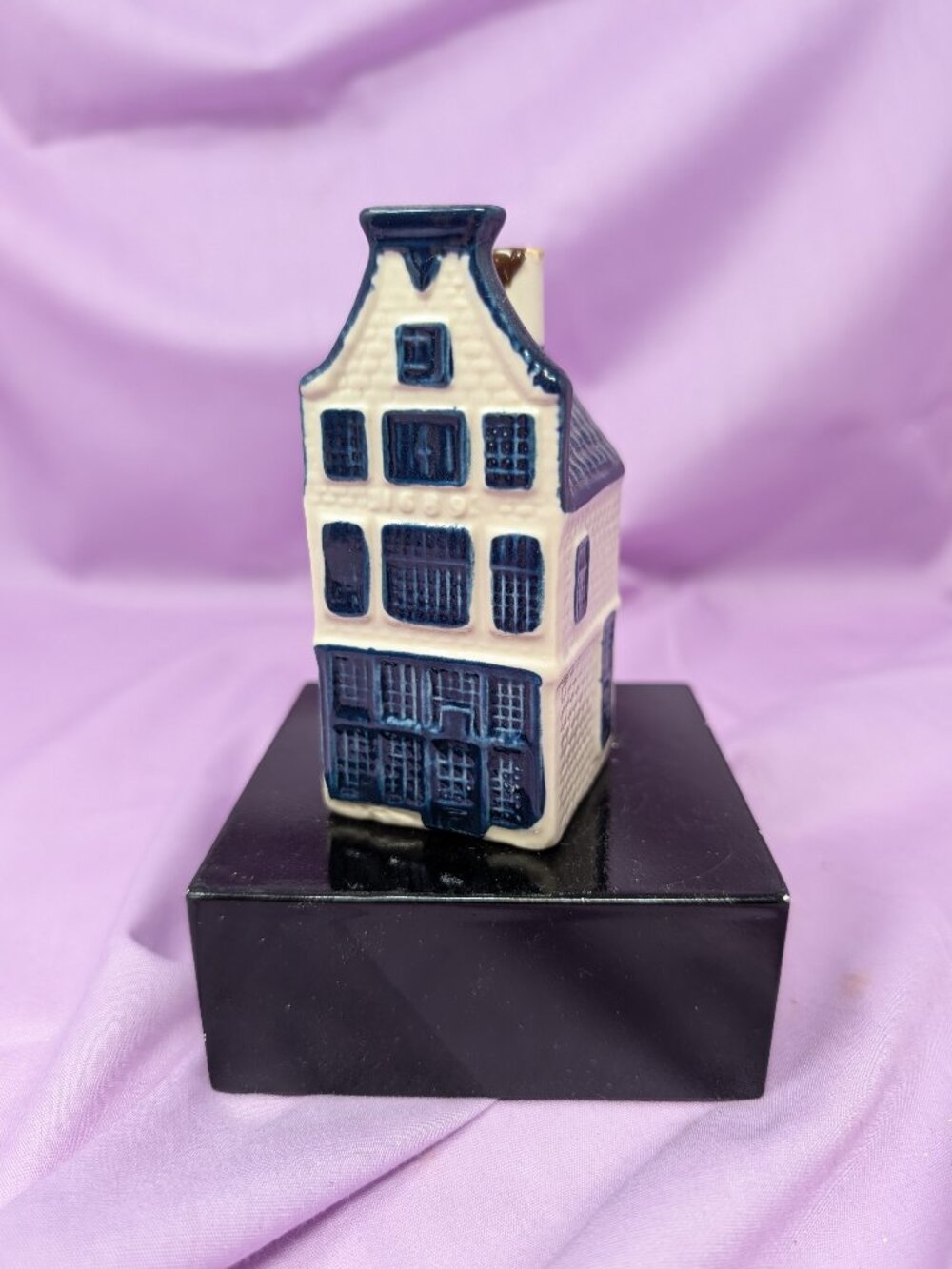 KLM Blue Delft House #11